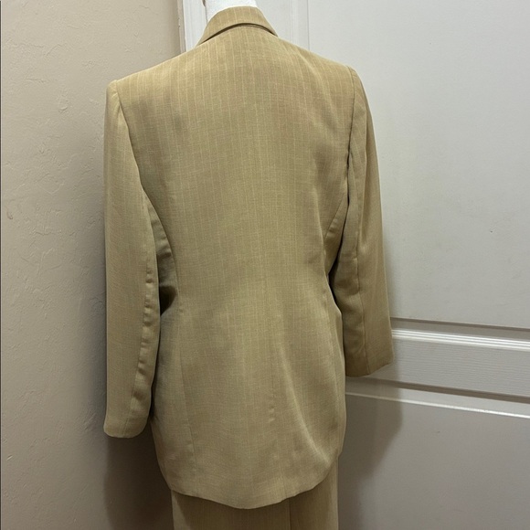 Le Suit Lined Tan Pin Strip Women's Blazer and Skirt Set - Picture 3 of 16